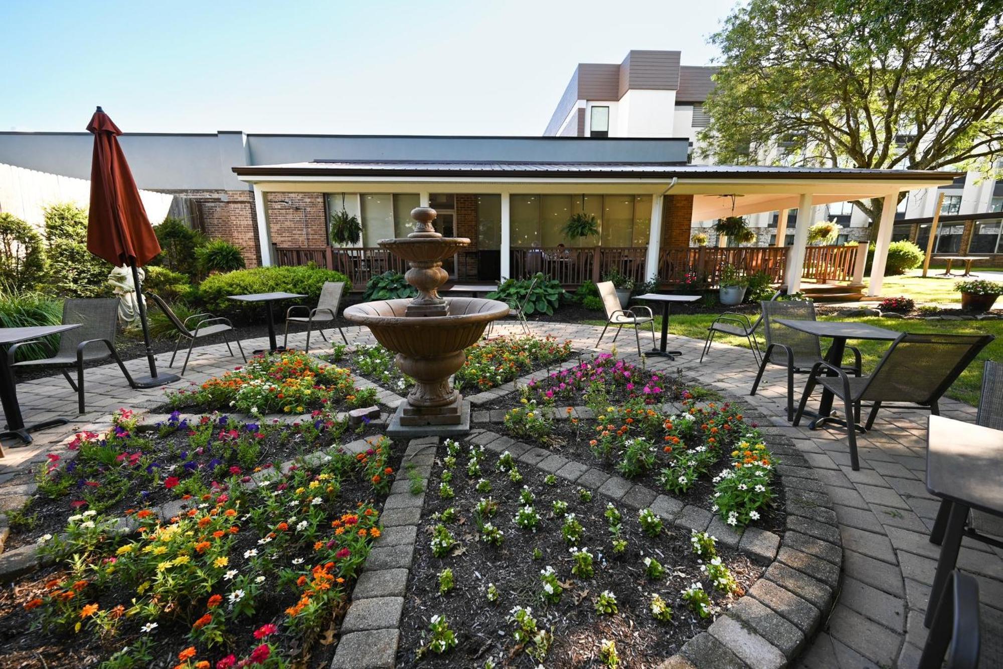 Holiday Inn Cleveland-Mayfield By Ihg Exterior foto